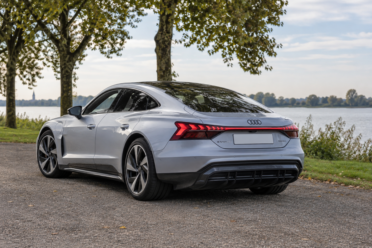 Audi e-tron GT quattro vanuit de achterste driekwarthoek