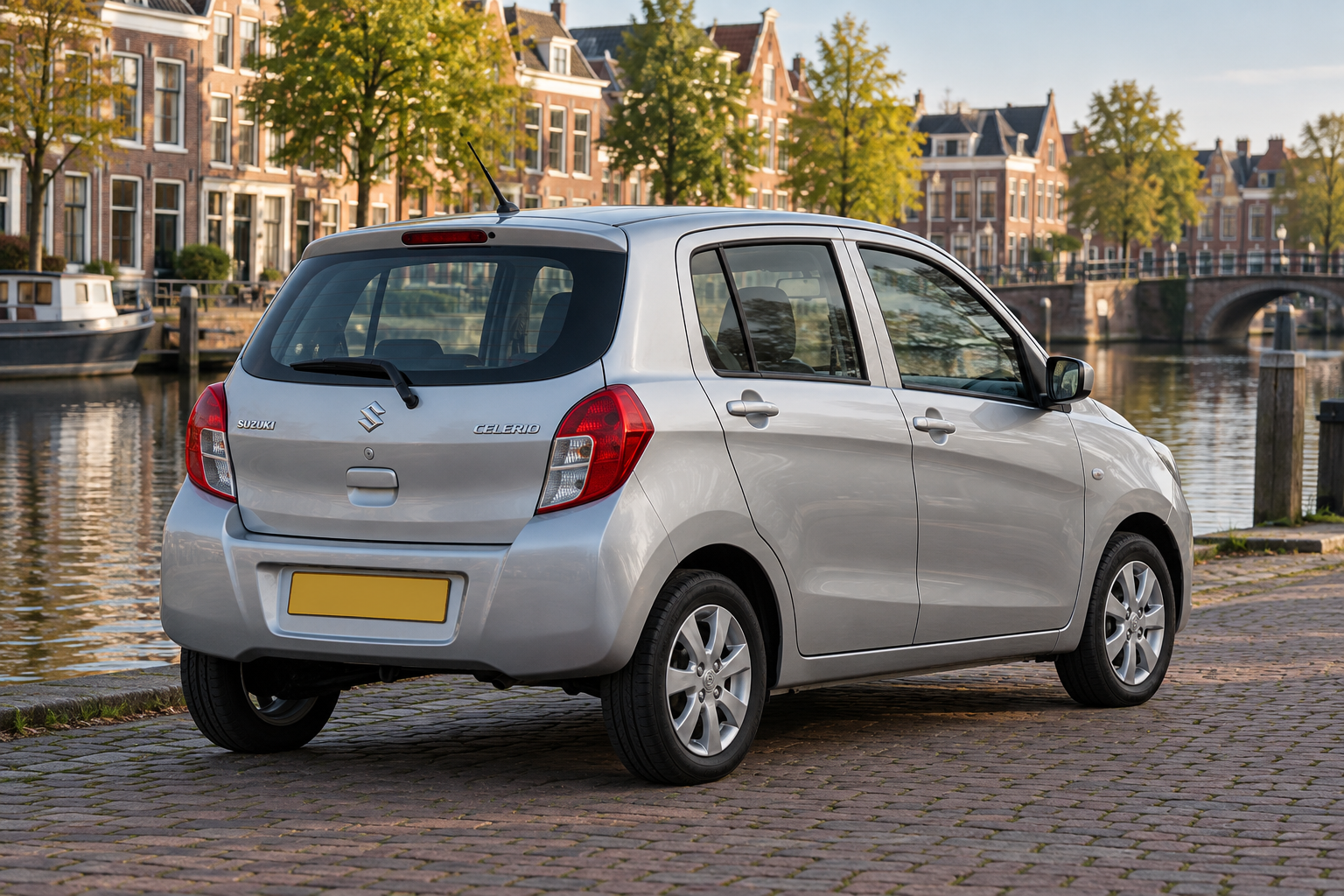 Suzuki Celerio van schuin achteren