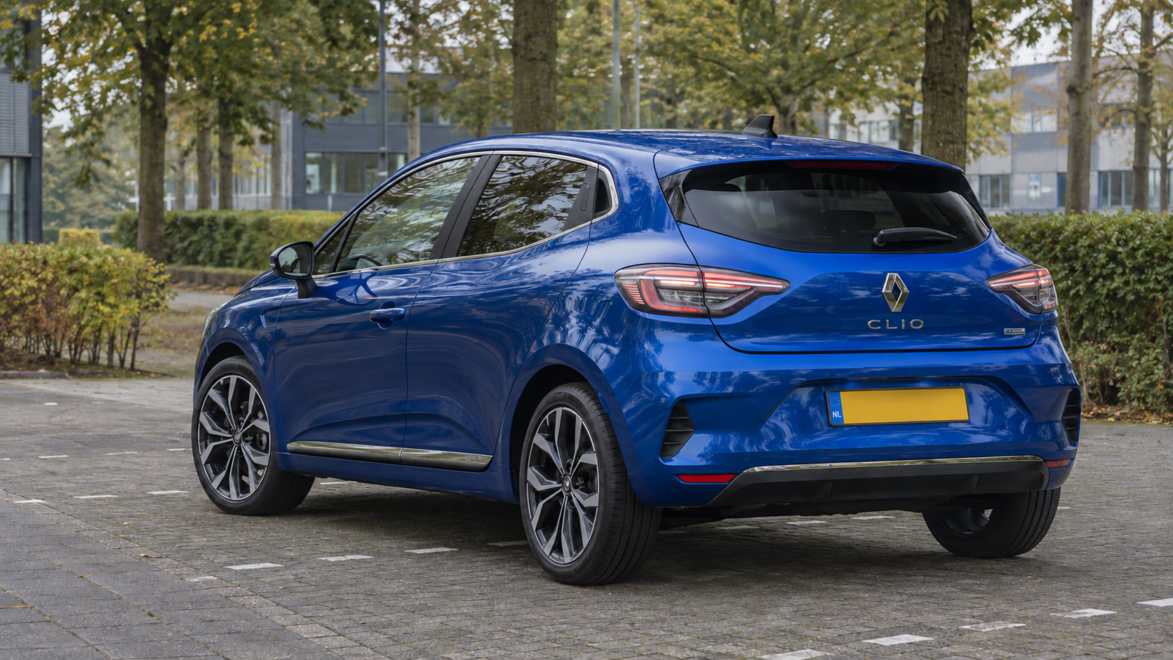 Clio hatchback van de vijfde generatie van achteren