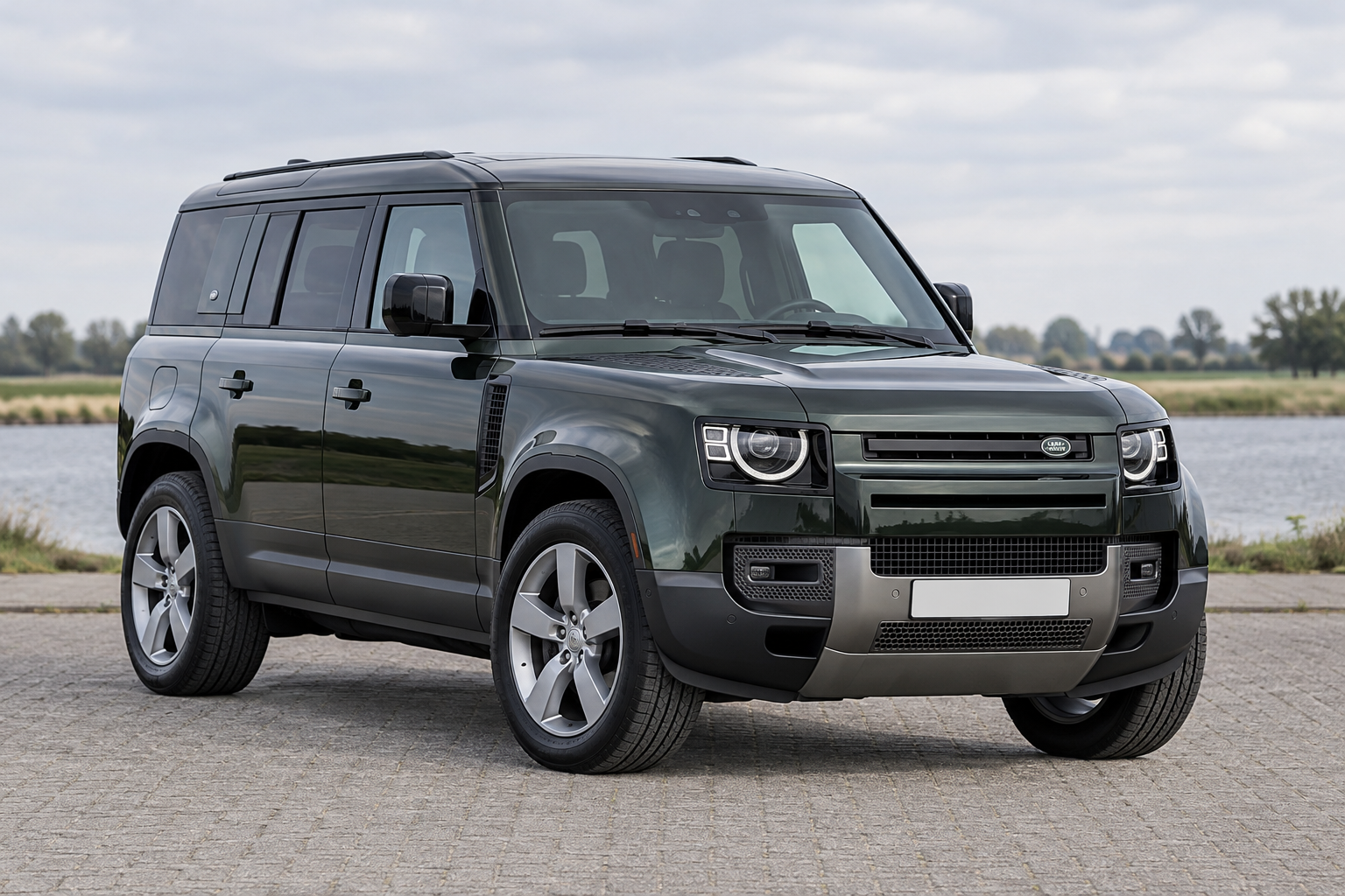 Donkergroene moderne Defender 110 als illustratie van de carrosserie, zonder individuele PHEV-identificatie