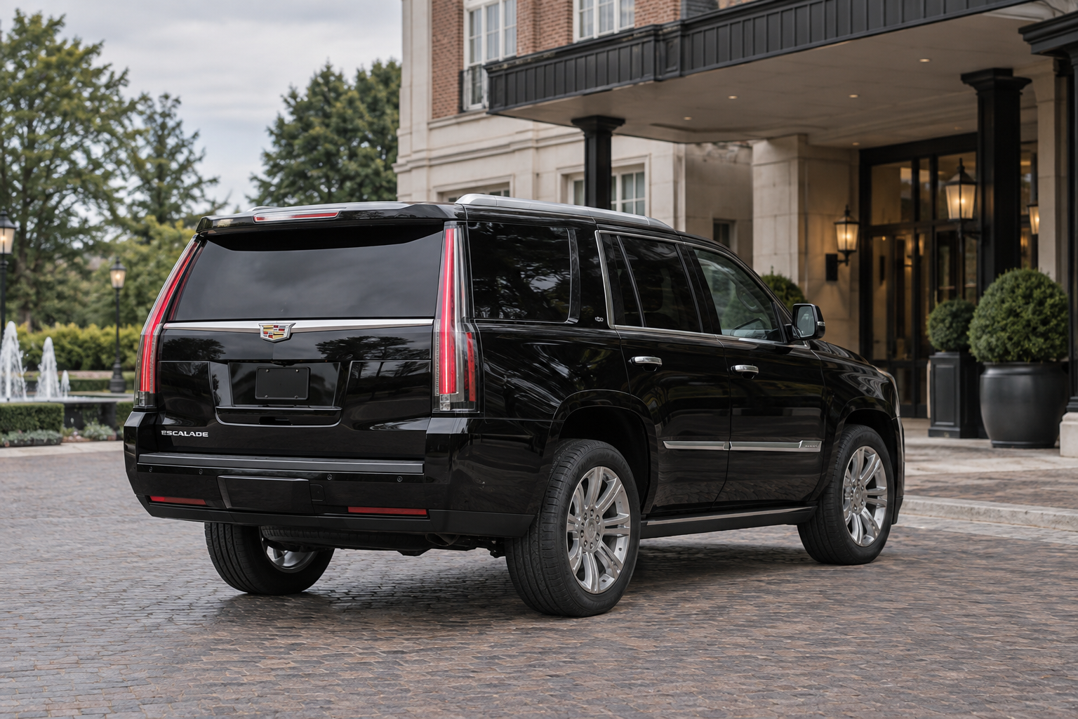 Cadillac Escalade uit de generatie v&oacute;&oacute;r 2021, van achteren