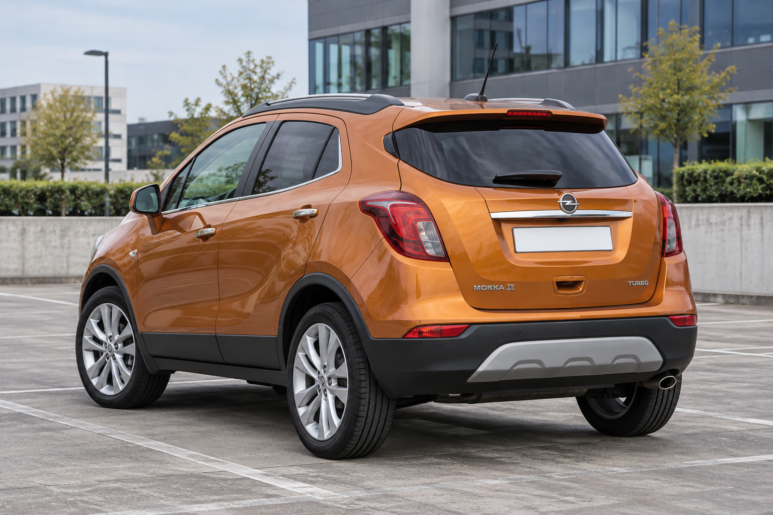 Opel Mokka X schuin van achteren, ter illustratie van de modelfamilie