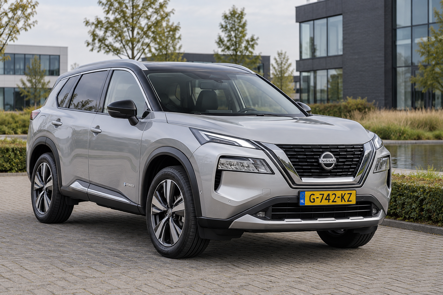 Illustratie van een Nissan X-Trail T33 e-POWER schuin van voren