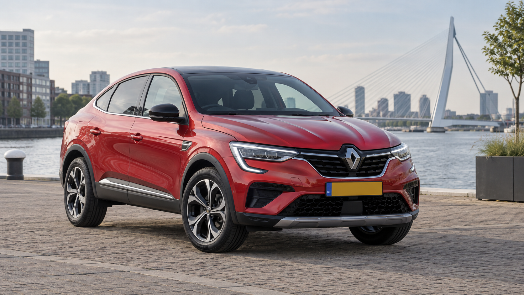Oorspronkelijke Renault Arkana met C-vormige koplampen en coup&eacute;daklijn