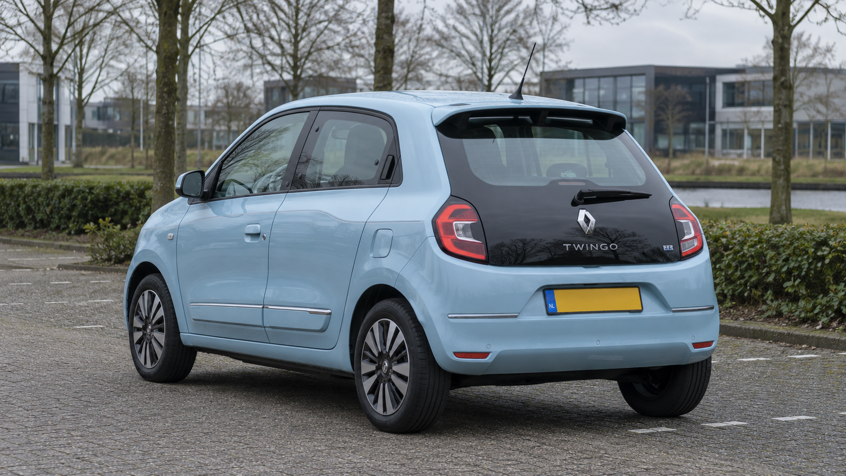 Twingo III met compacte vijfdeurscarrosserie van achteren