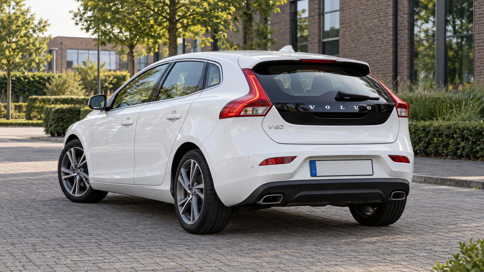 Volvo V40-vijfdeurs hatchback uit de faceliftperiode, van achteren gezien
