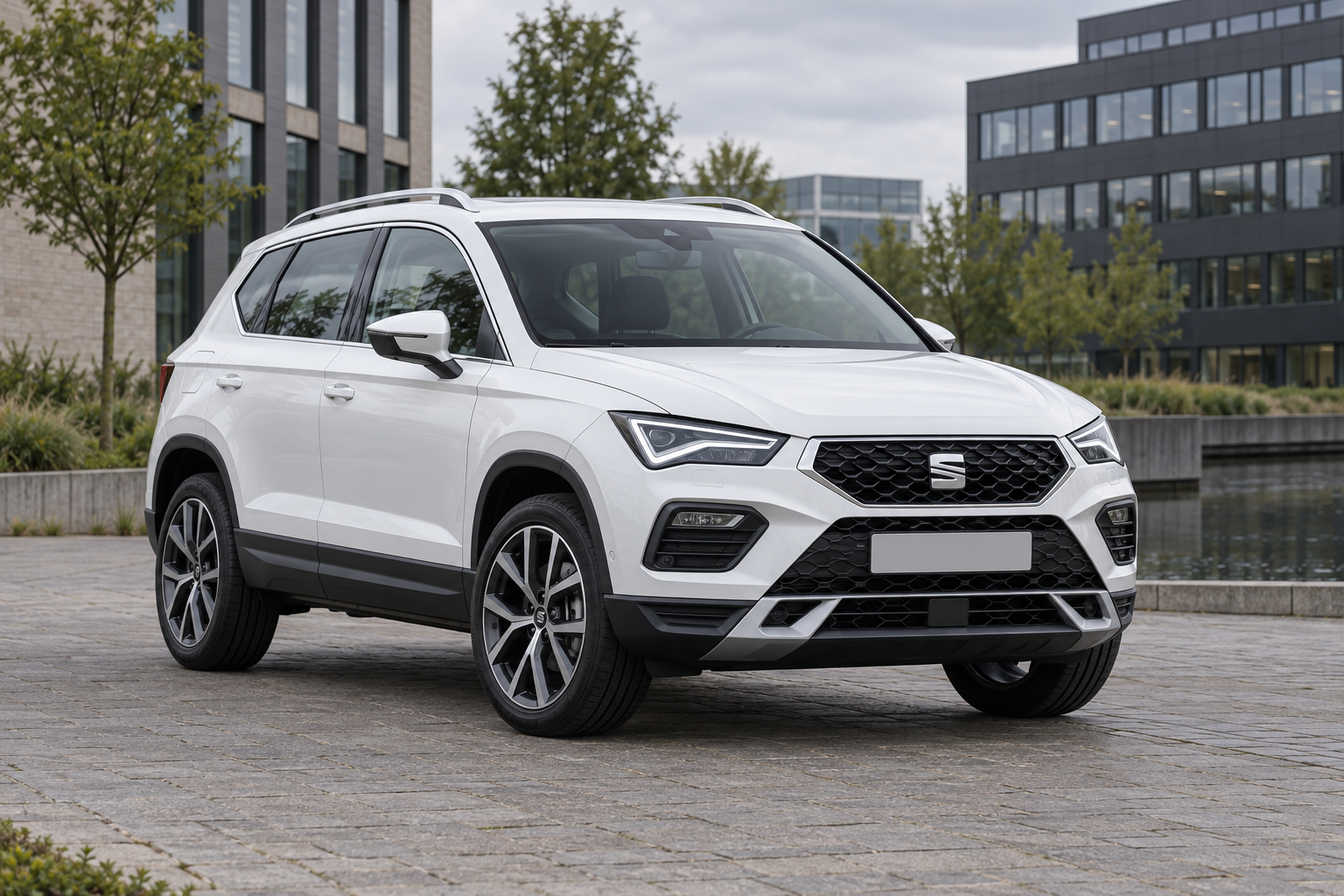 Voorzijde van een SEAT Ateca uit de in 2020 vernieuwde modelreeks
