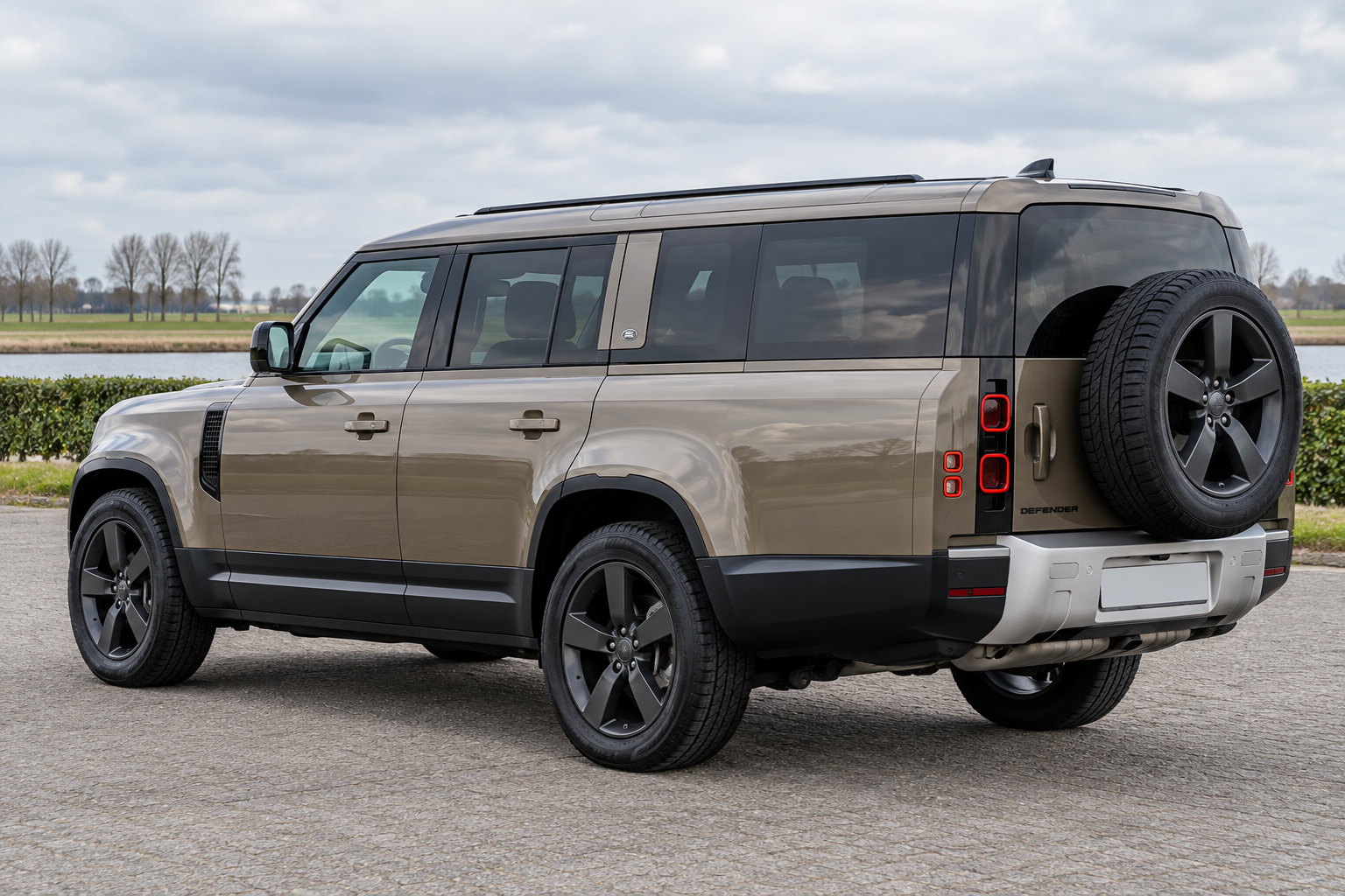 Bronzen moderne Defender 130 ter illustratie van de carrosseriefamilie, zonder V8- of OCTA-identiteitsclaim