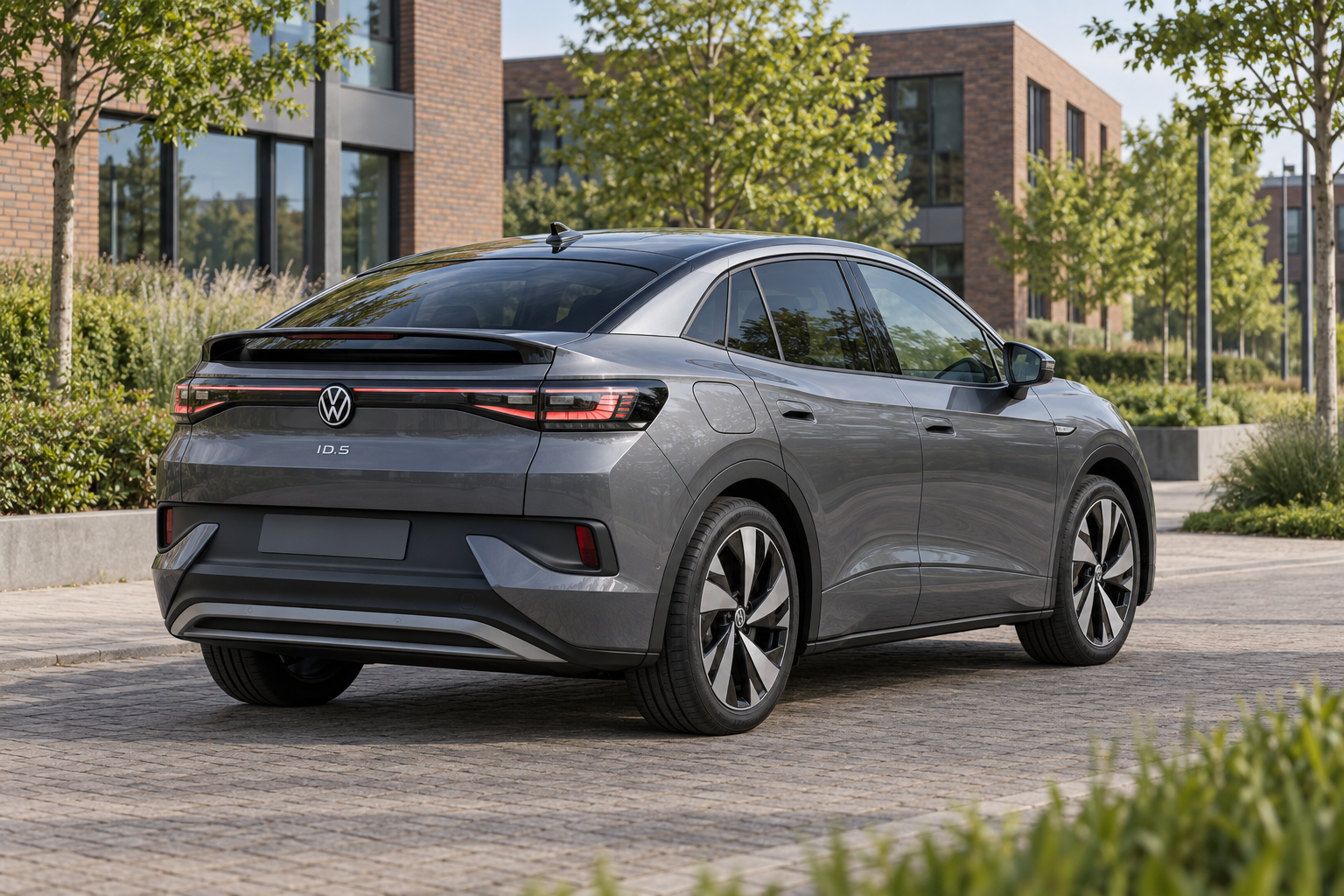 Volkswagen ID.5-achterzijde met coupéachtige daklijn en geïntegreerde achterspoiler