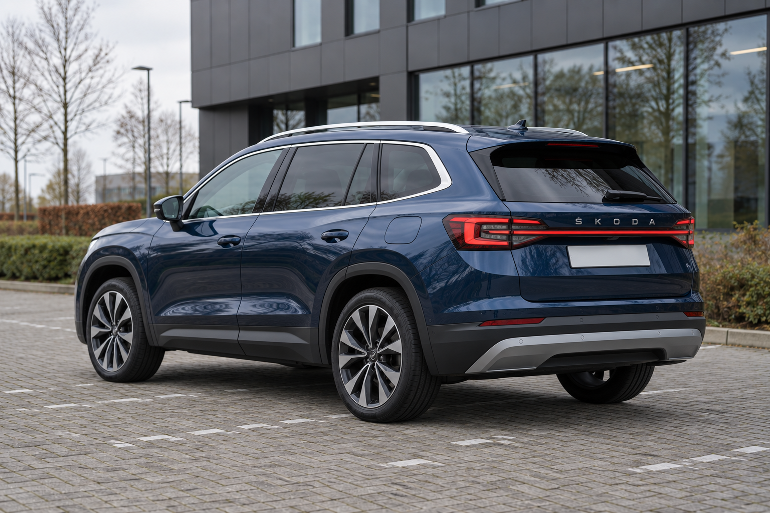 Tweede generatie Škoda Kodiaq iV gezien van opzij